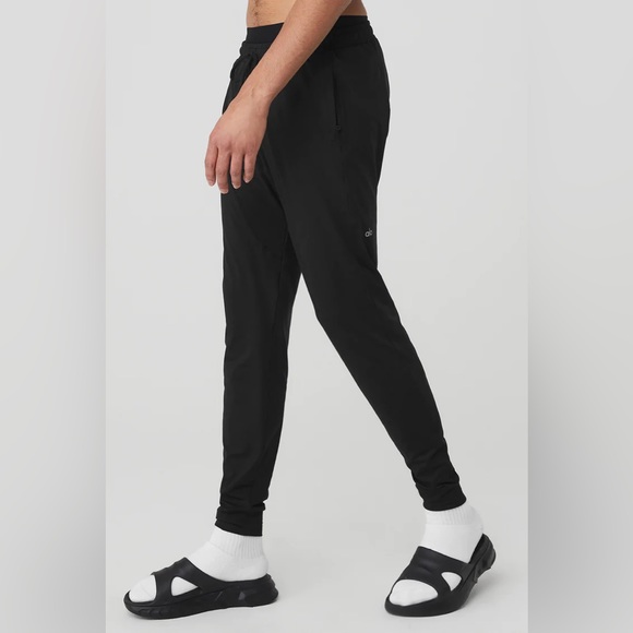 ALO Yoga Pants Alo Yoga Conquer Revitalize Pant M Poshmark